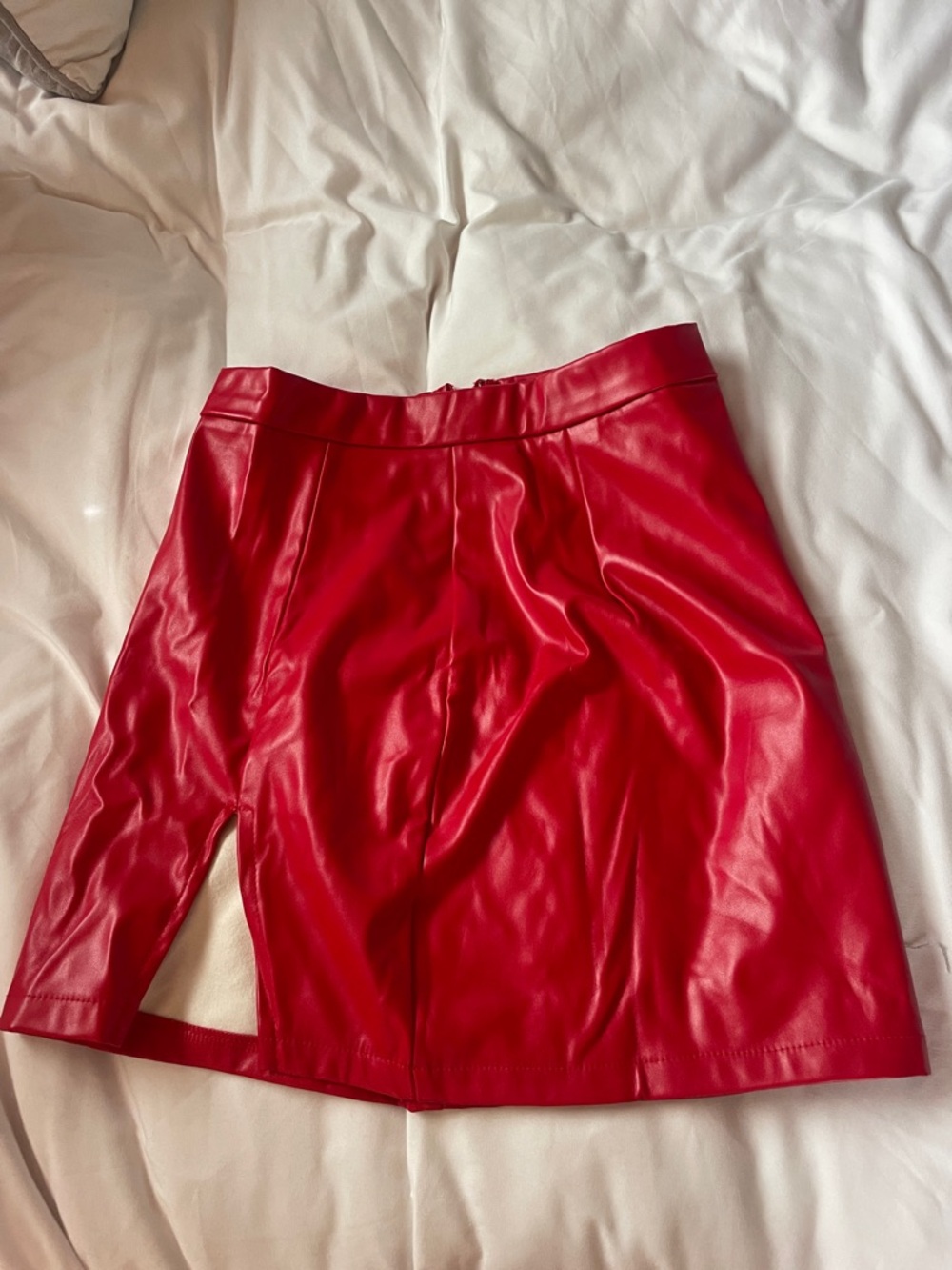SHEIN Red Faux Leather Mini Skirt with Front Slit